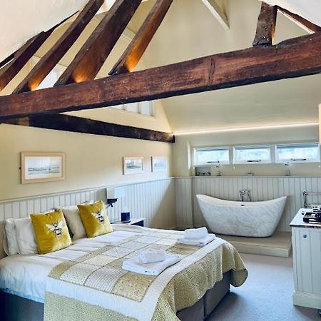 فندق Dingle Marsh Barns دنويتش المظهر الخارجي الصورة