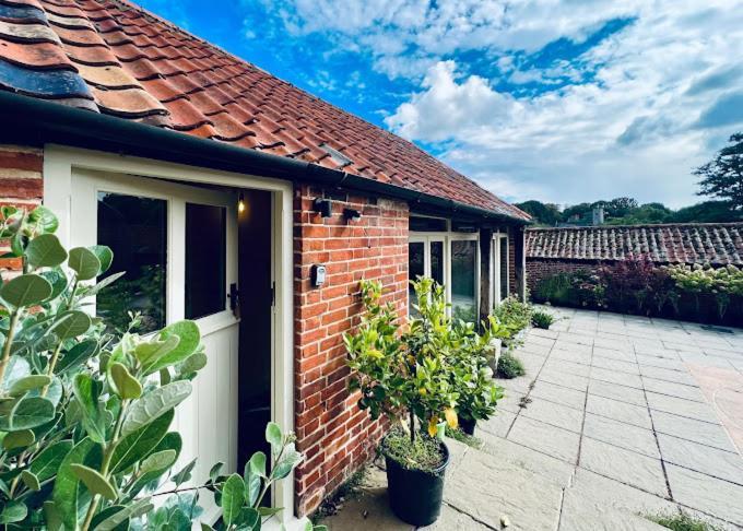 فندق Dingle Marsh Barns دنويتش المظهر الخارجي الصورة